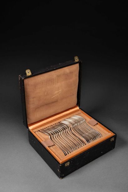 E PUIFORCAT
Boxed set of 12 table and 12...