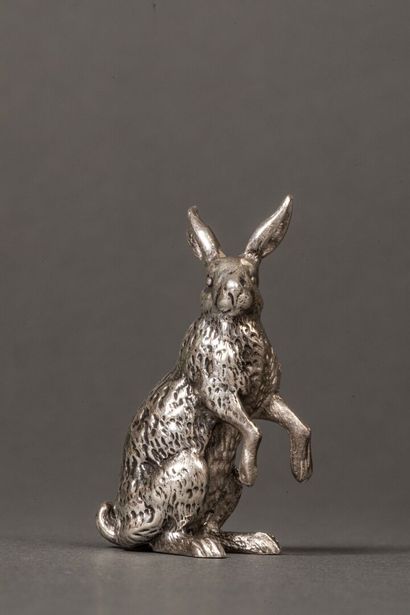 Small silver sitting hare, 1st title.
Weight:...