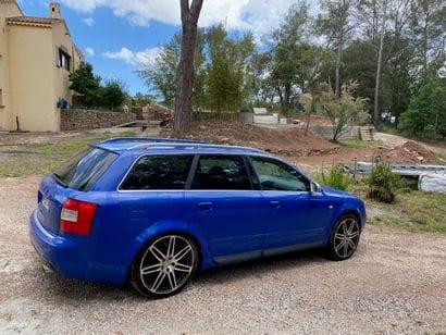 AUDI A4 AVANT S4 V8, Bleu NOGARO, 1re mise...