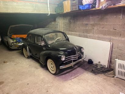 RENAULT 4CV, 1955. équipé d'un moteur de...