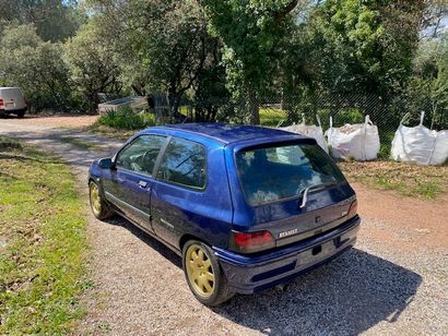 RENAULT CLIO 1,8 125, édition Grand Prix,...