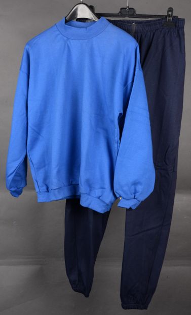 HECKEL, lot de quatre joggings T FR 180,...