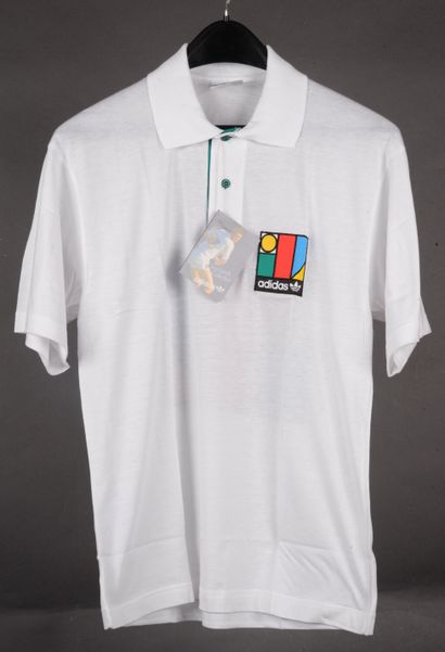 ADIDAS modèle MASTERS, polo tennis blanc...