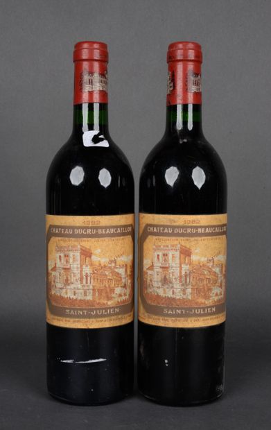2 Bottles Château Ducru-Beaucaillou, Saint-Julien,...