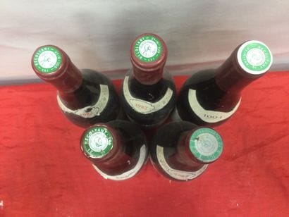 Lot of 5 bottles: 1 Ladoix Gaston et Pierre...