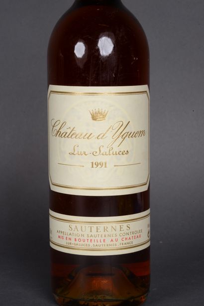 1 Bottle Château d'Yquem, 1er Cru Classé...