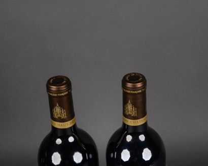2 Bottles Château LES CARMES, Haut-Brion,...