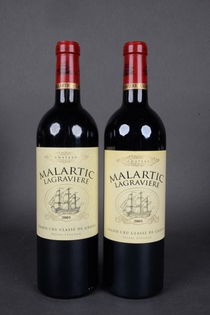 2 Bottles Château MALARTIC-LAGRAVIERE, Pessac-Léognan,...