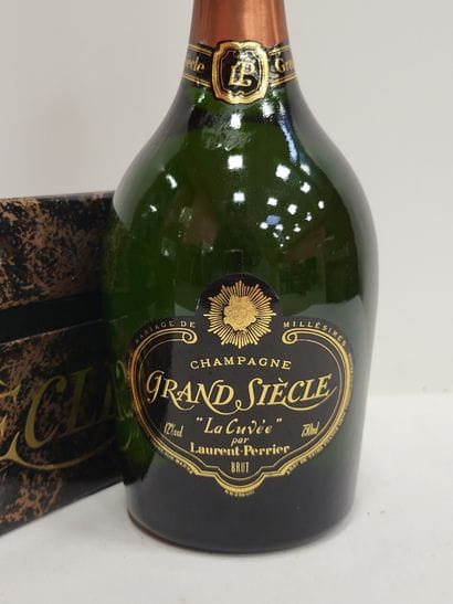 1 bottle Champagne Grand Siècle 