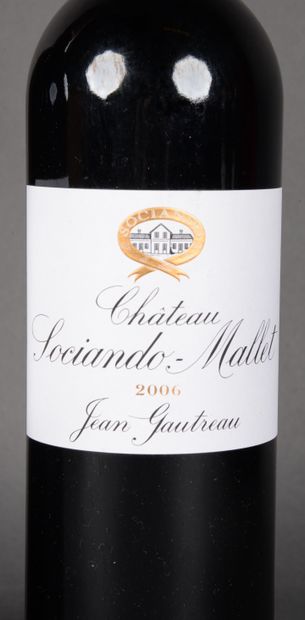 2 Bottles Château SOCIANDO-MALLET, Haut-Médoc,...