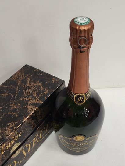 1 bottle Champagne Grand Siècle 