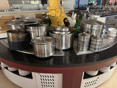 8 marmites et cuiseur vapeur inox
