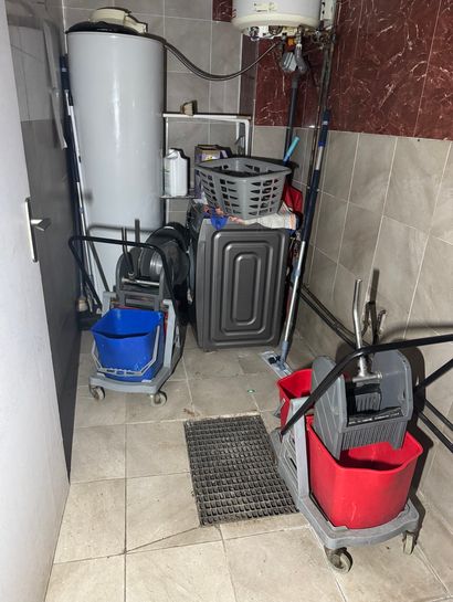 Contenu de la pièce comprenant une machine...