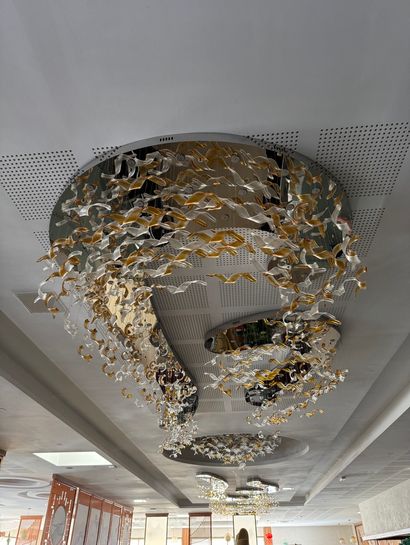 Important lustre led décor multicolore