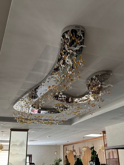Important lustre led décor multicolore