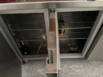 Armoire réfrigérée de marque FAGOR ouvrant...