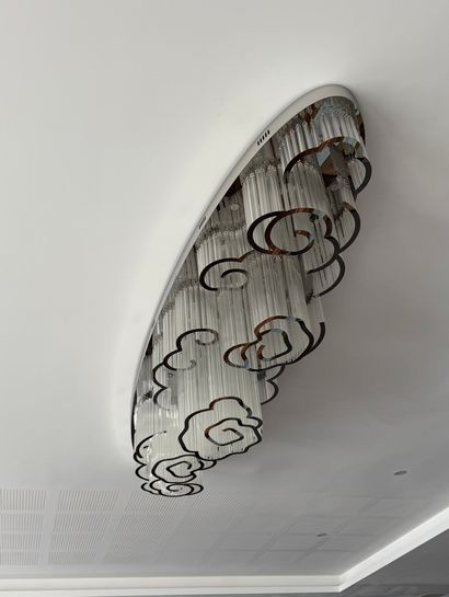 Important luminaire en forme de nuage