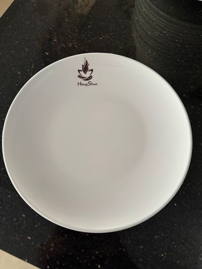 Lot de 100 assiettes