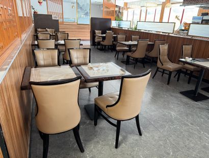 Lot de 12 tables imitation marbre, pied en...