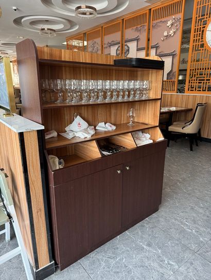 Lot de 4 meubles à couverts et à verres (...