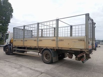 CAMION PLATEAU GRUE CAGE IVECO 4X2 ML180E25...