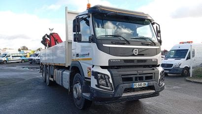 CAMION PLATEAU GRUE VOLVO 6X4 FMX410 équipé...