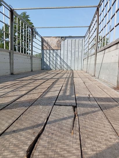 CAMION PLATEAU GRUE CAGE IVECO 4x2 ML 180E30...