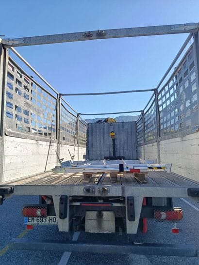 CAMION PLATEAU GRUE CAGE DAF 4X2 LF 290 FA...