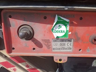 CAMION PLATEAU GRUE CAGE IVECO 4x2 ML 180E25...