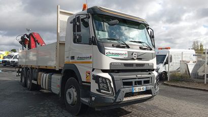 CAMION PLATEAU GRUE VOLVO 6X4 FMX410 équipé...