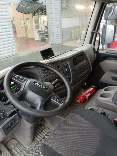 CAMION PLATEAU GRUE CAGE DAF 4X2 LF250FA...