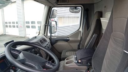 CAMION PLATEAU GRUE CAGE DAF 4X2 FA LF55...