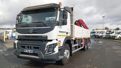 CAMION PLATEAU GRUE VOLVO 6X4 FMX410 équipé...