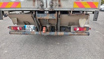 CAMION PLATEAU GRUE CAGE IVECO 4X2 ML 180E30...