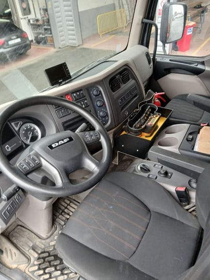 CAMION PLATEAU GRUE CAGE DAF 4X2 LF260FA...