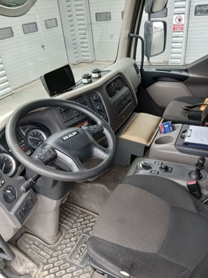 CAMION PLATEAU GRUE CAGE DAF 4X2 LF250FA...