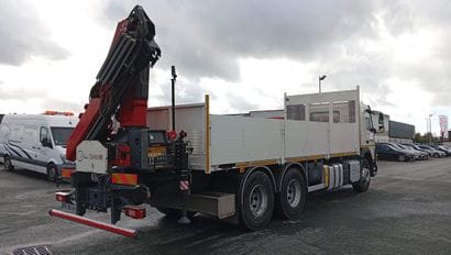 CAMION PLATEAU GRUE VOLVO 6X4 FMX410 équipé...