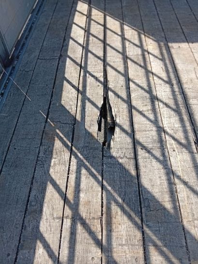 CAMION PLATEAU GRUE CAGE IVECO 4x2 ML 180E30...