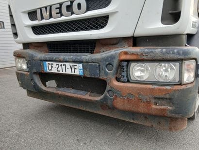 CAMION PLATEAU GRUE CAGE IVECO 4X2 ML180E30...
