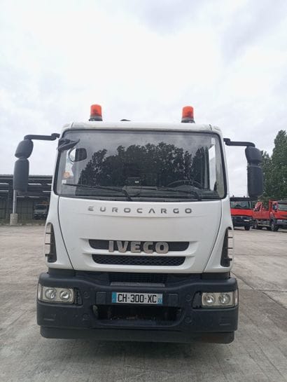 CAMION PLATEAU GRUE CAGE IVECO 4X2 ML180E25...