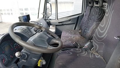CAMION PLATEAU GRUE CAGE IVECO 4X2 ML180E25...