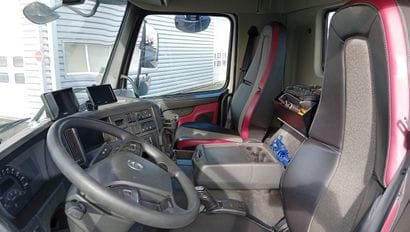 CAMION PLATEAU GRUE VOLVO 6X4 FMX410 équipé...
