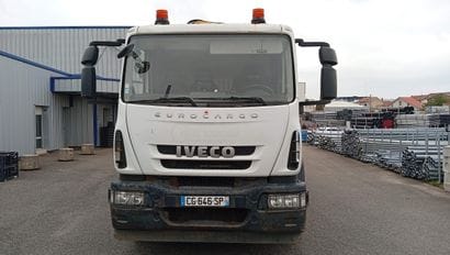 CAMION PLATEAU GRUE CAGE IVECO 4X2 ML 180E30...