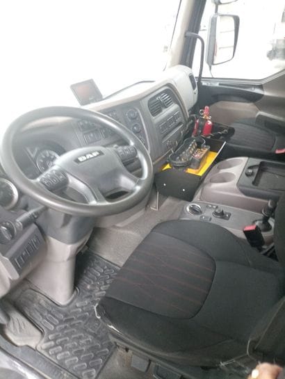 CAMION PLATEAU GRUE CAGE DAF 4X2 LF260FA...