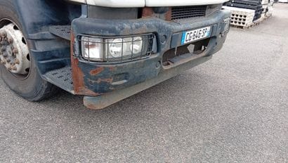 CAMION PLATEAU GRUE CAGE IVECO 4X2 ML 180E30...