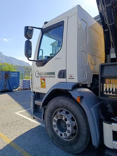 CAMION PLATEAU GRUE CAGE DAF 4X2 LF 290 FA...