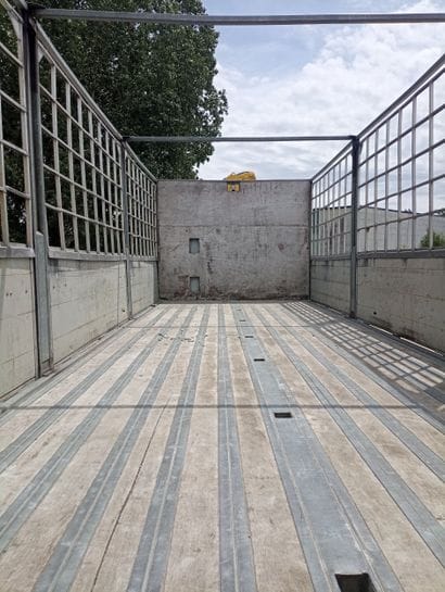 CAMION PLATEAU GRUE CAGE IVECO 4X2 ML180E...
