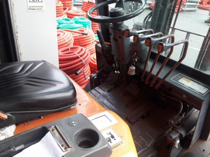 Chariot élévateur Thermique DOOSAN D30G DUPLEX...