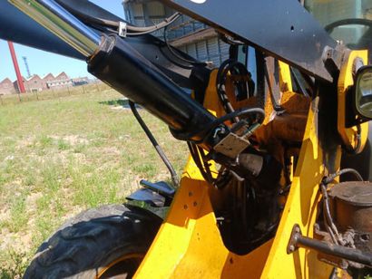 Chargeuse JCB 406 GODET 800
N°de série :...