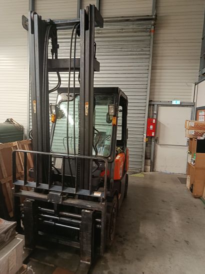 Chariot élévateur Thermique DOOSAN D30G DUPLEX...